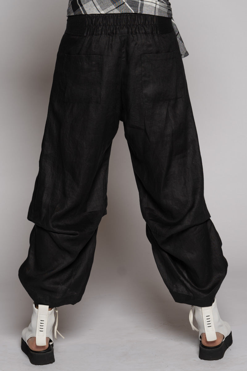 Strata Tuck Pants Blk