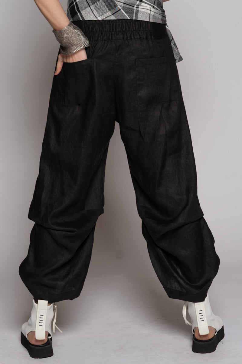 Strata Tuck Pants Blk