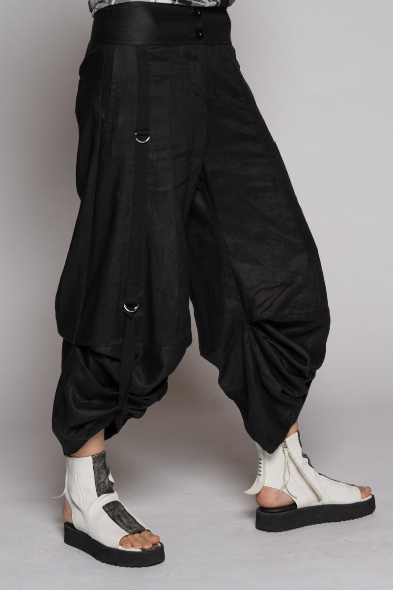 Strata Tuck Pants Blk