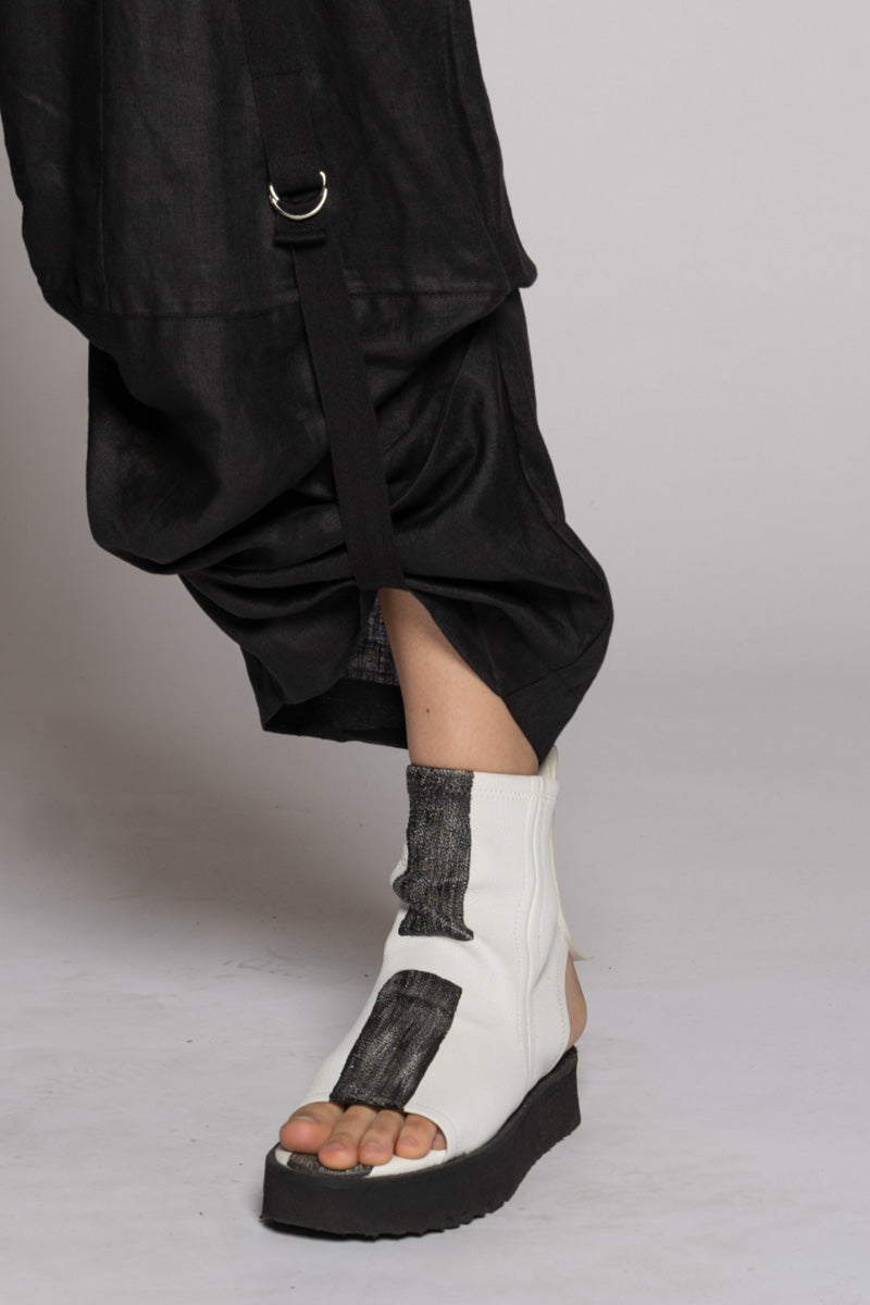 Strata Tuck Pants Blk