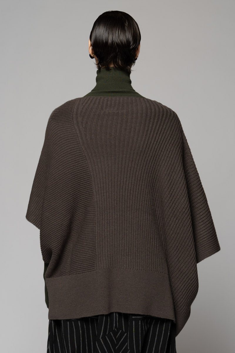 Rin Poncho Moss