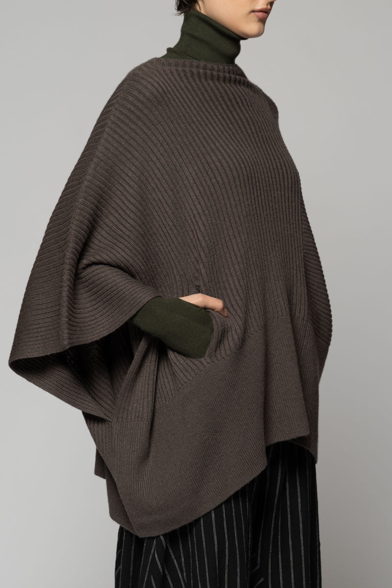 Rin Poncho Moss