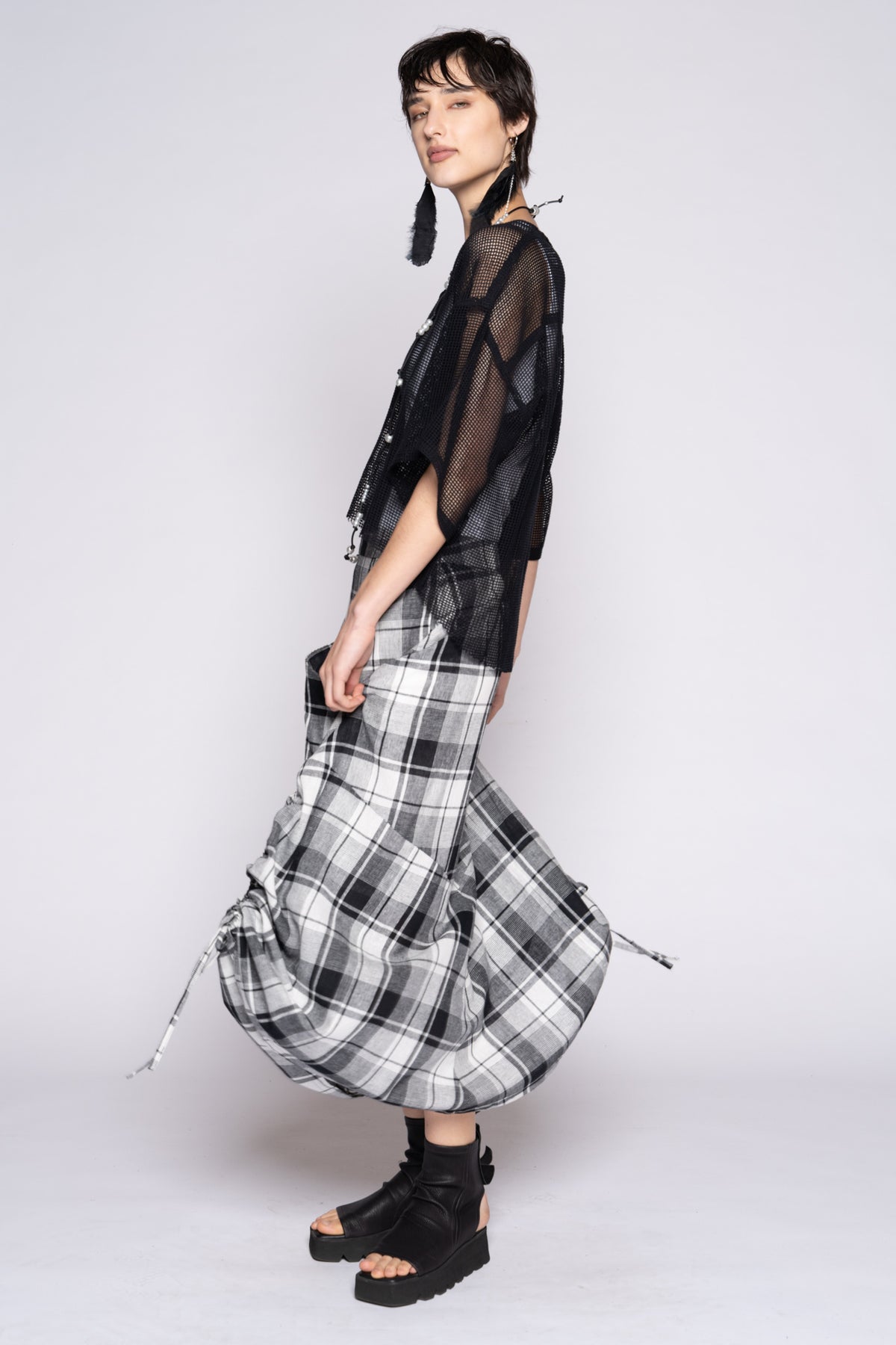 Grid 26 Top Blk