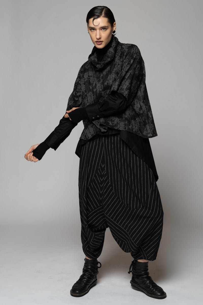 Toge Neck Top Blk