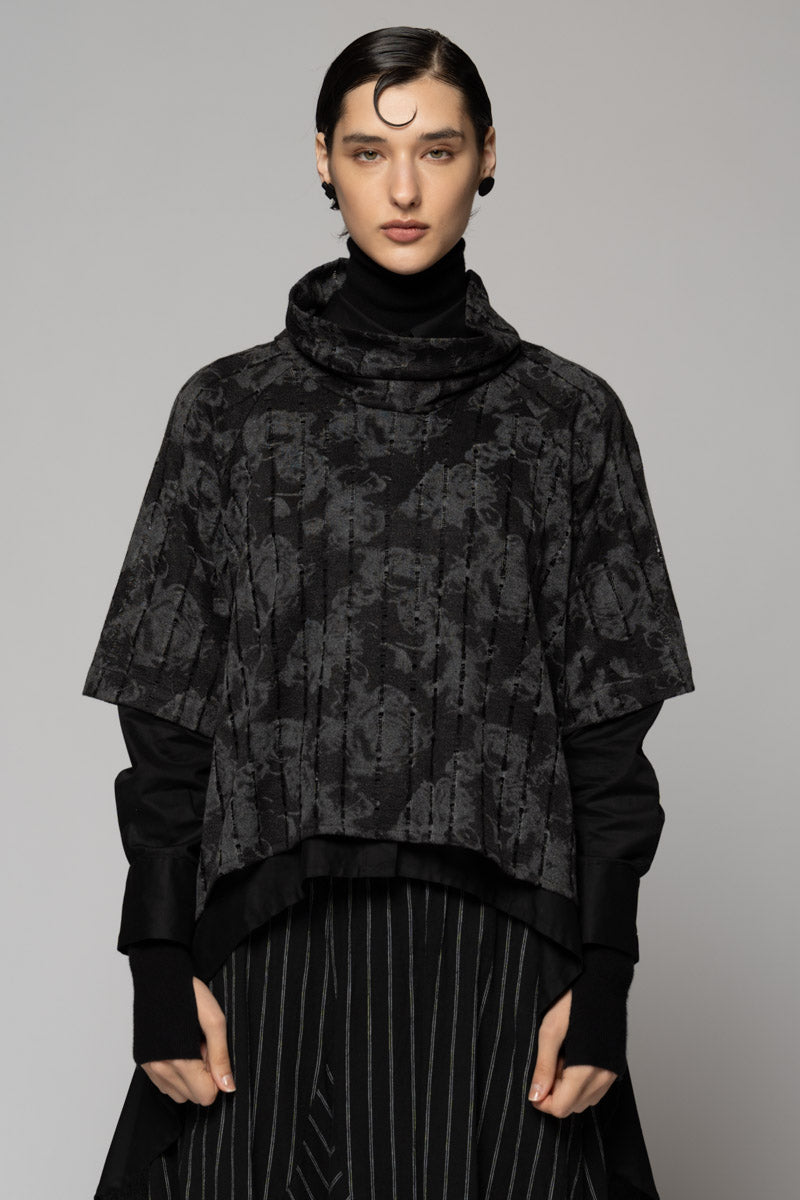Toge Neck Top Blk
