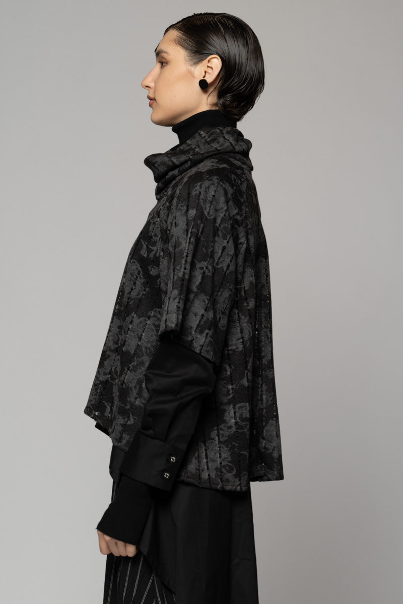 Toge Neck Top Blk
