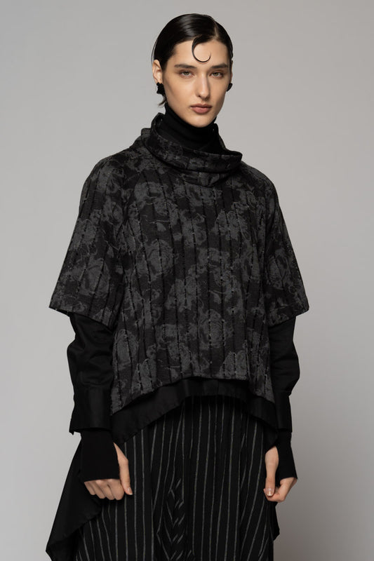Toge Neck Top Blk