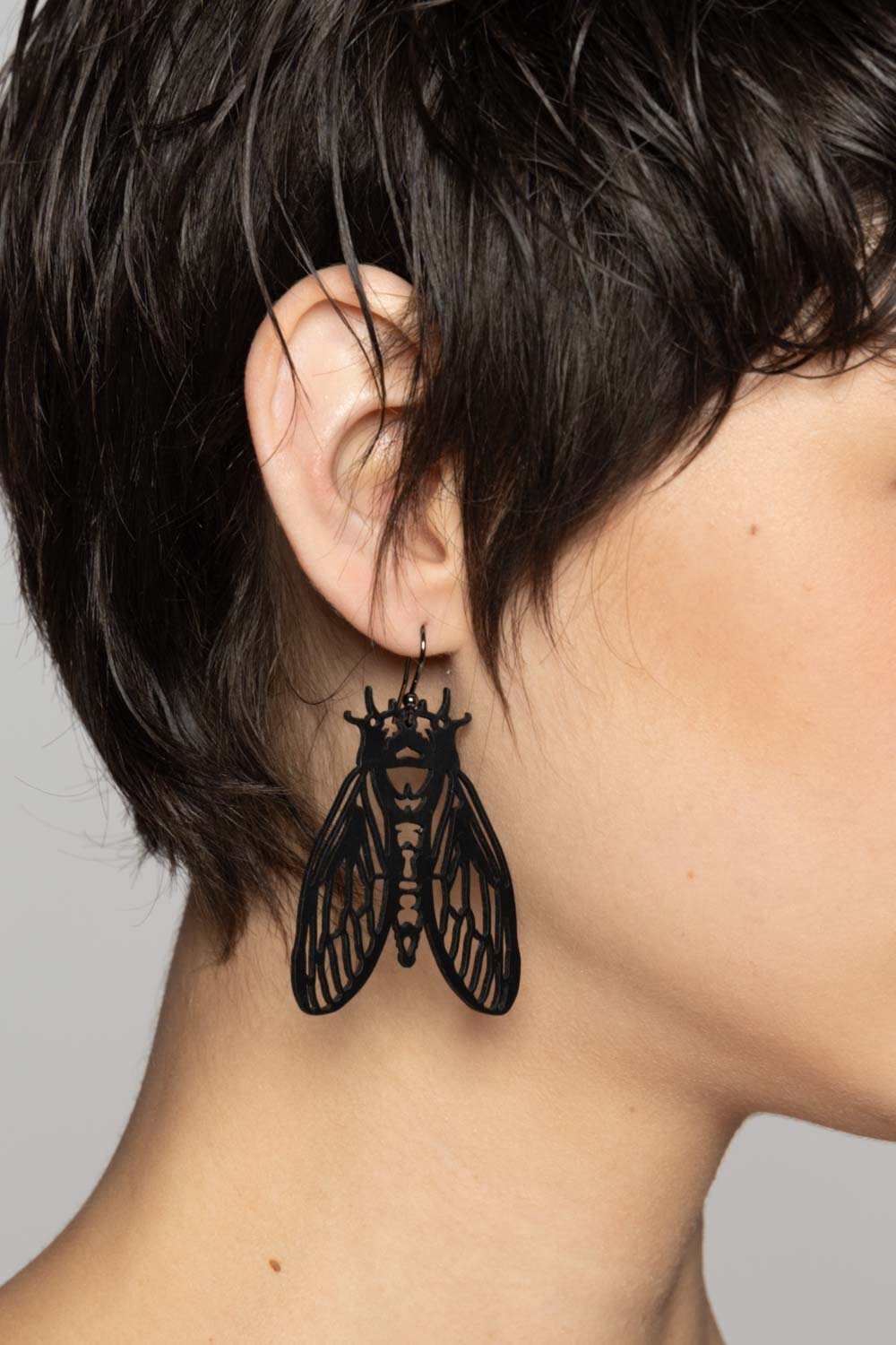 Cicada Earrings Blk